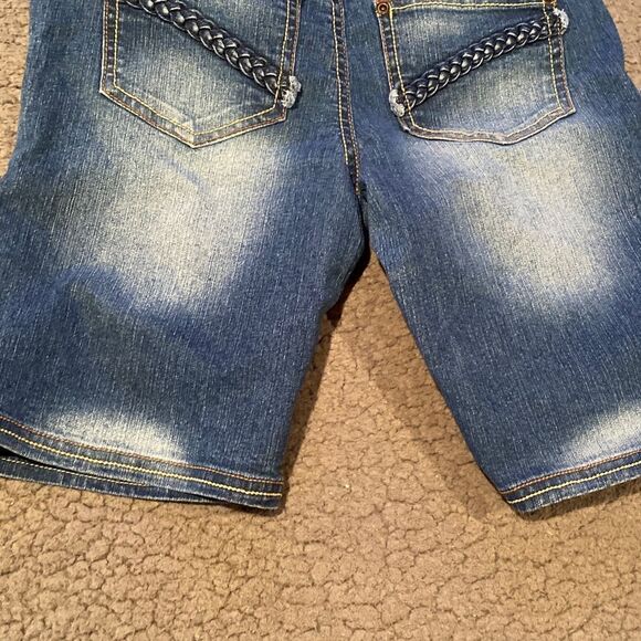 MUDD Bermuda Jean Shorts Size 1 - Picture 4 of 9